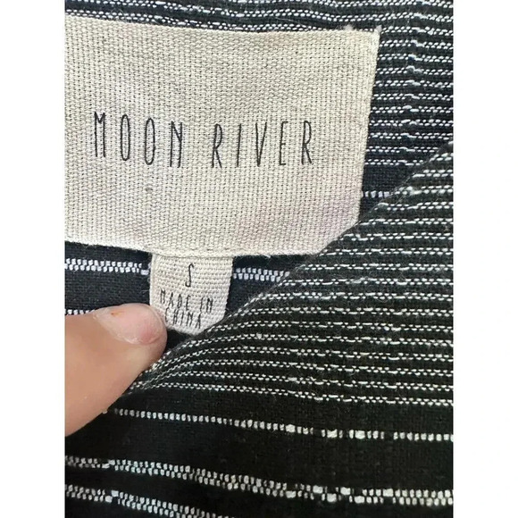 Moon River Women's Black and White Crew Neck Striped Tunic Dress Size Small - Picture 5 of 6